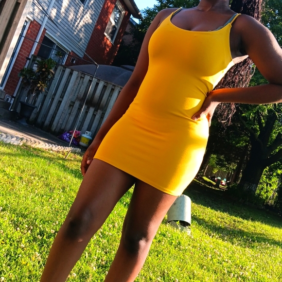 Revamped Summer Woman's Sleeveless Skinny Yellow Short Dress - Picture 1 of 3